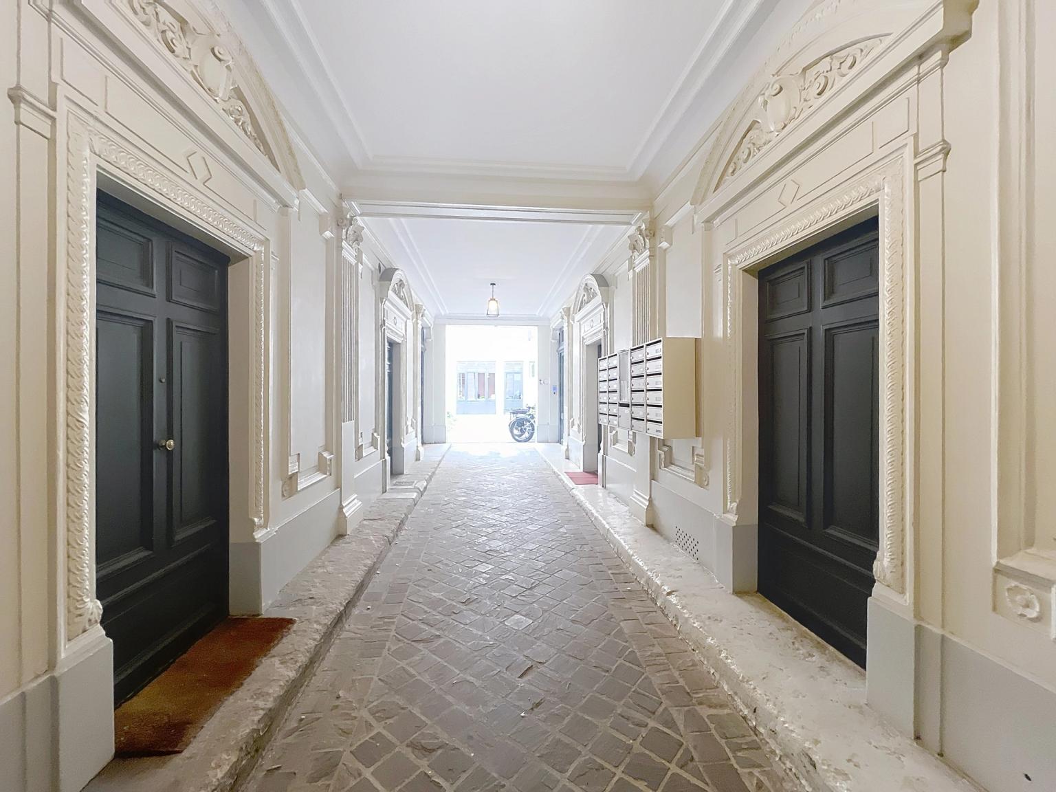 entrée immeuble Caso Patrimoine 47 rue de Rome