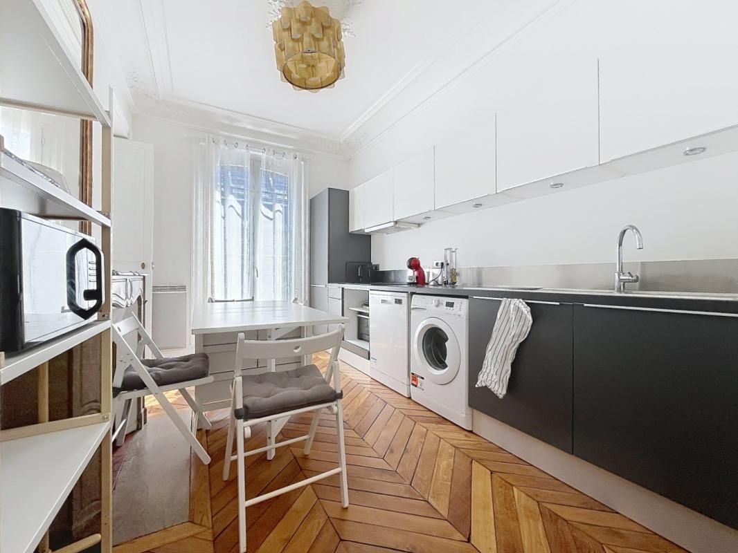 T3 non meublé de 74.40m² - Rue Paul Baudry - Paris (8)