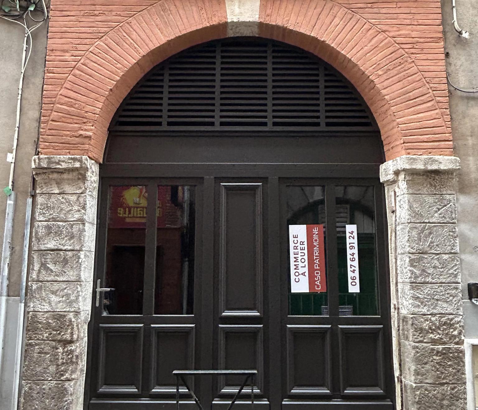 entrée du commerce Carmes