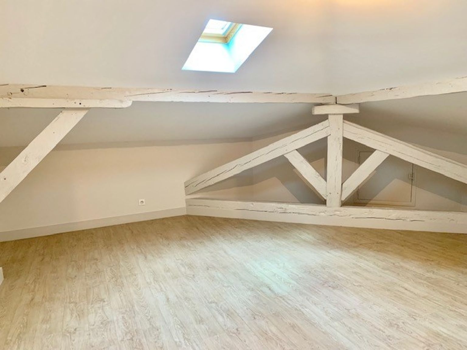 Location T4 de 71.21 m² Victor Hugo avec Climatisation ( colocations acceptées )
