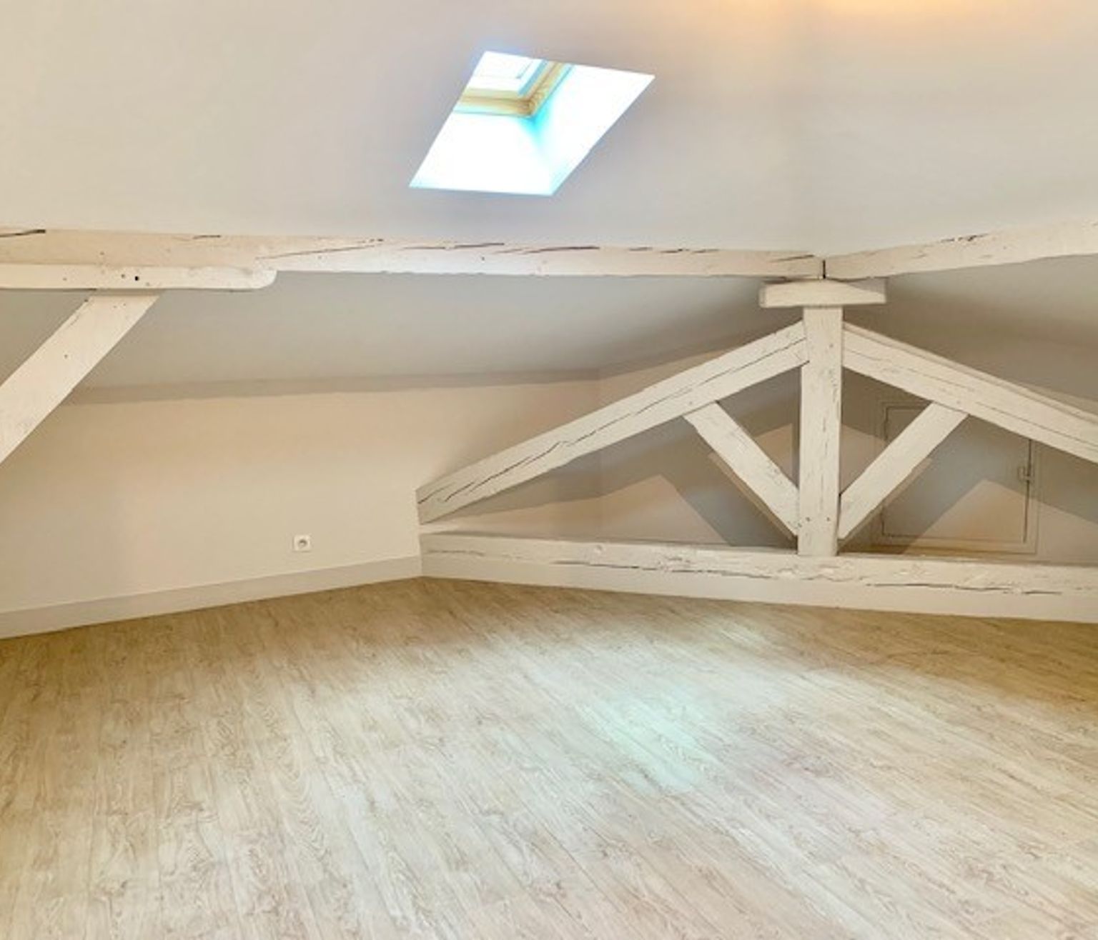 Location T4 de 71.21 m² Victor Hugo avec Climatisation ( colocations acceptées )