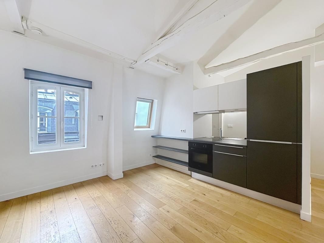 T2 non meublé 56.3m², rue Paul Baudry - Paris (8)