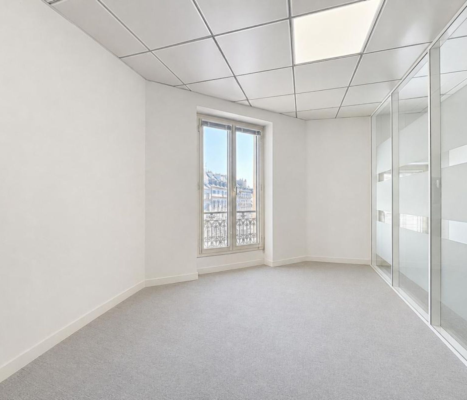 BUREAUX A LOUER - 94 m² - PARIS 9