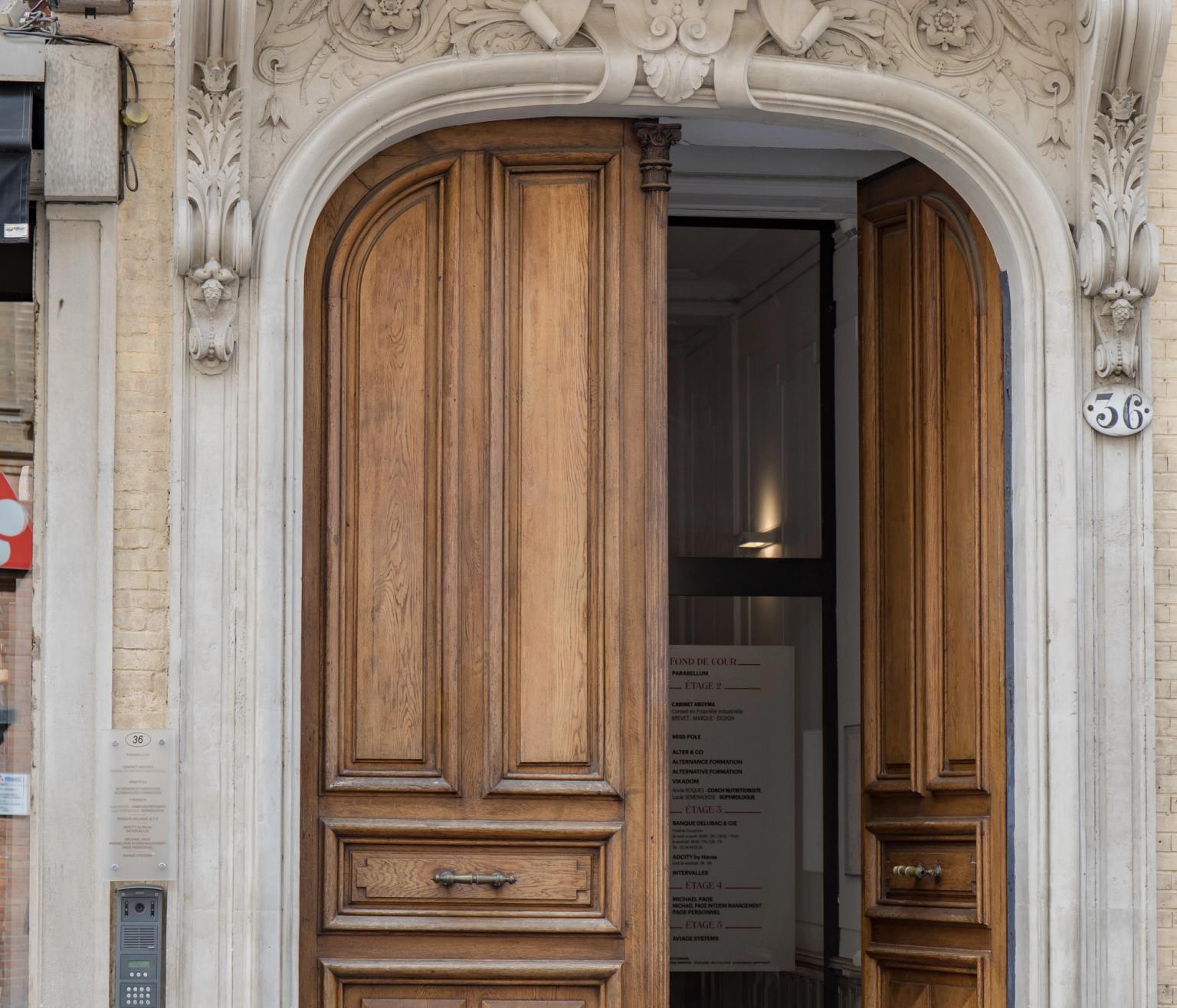 zoom porte d'entrée immeuble 36 alsace lorraine Toulouse