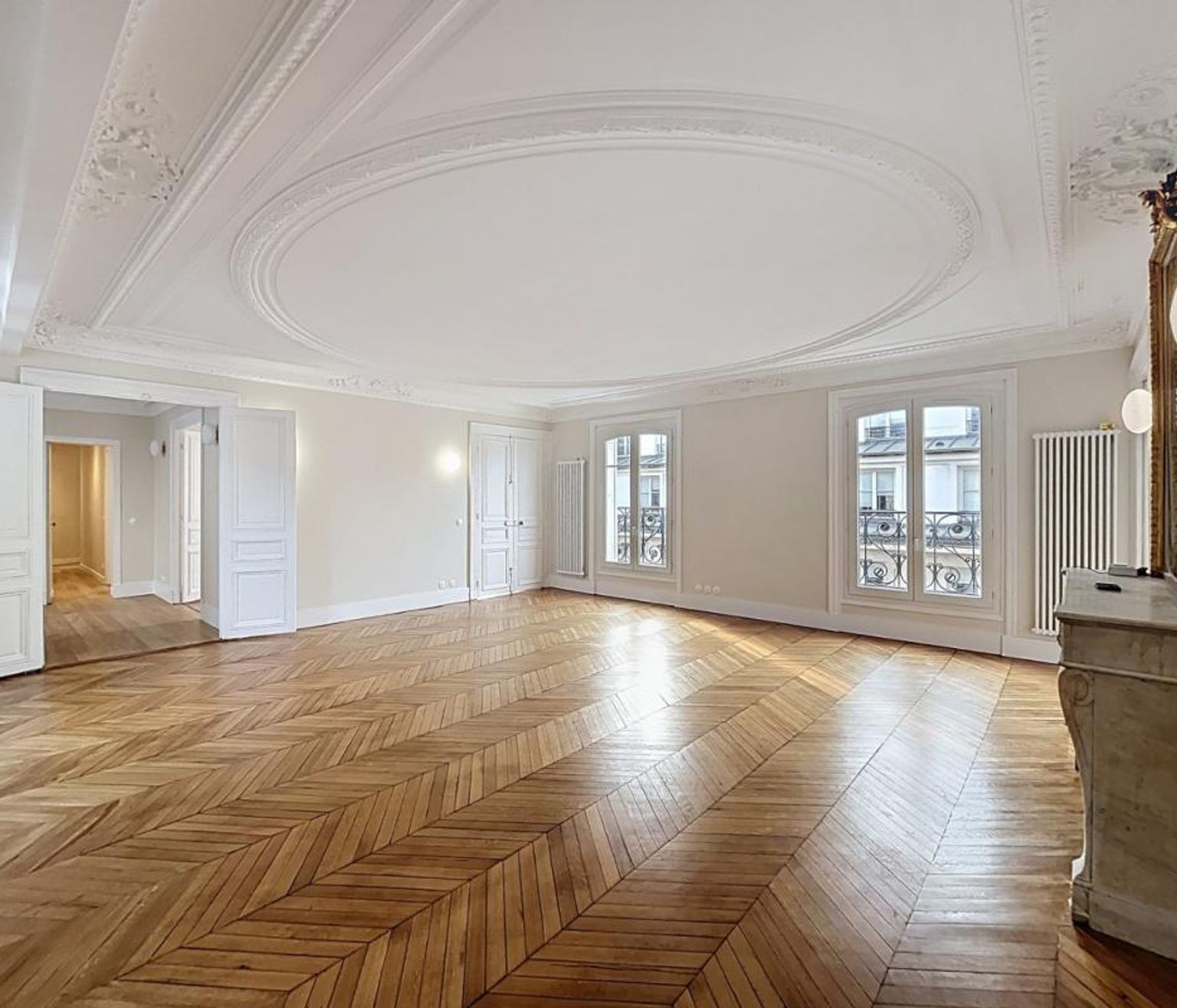 T5 non meublé, rue Paul Baudry - Paris (8)