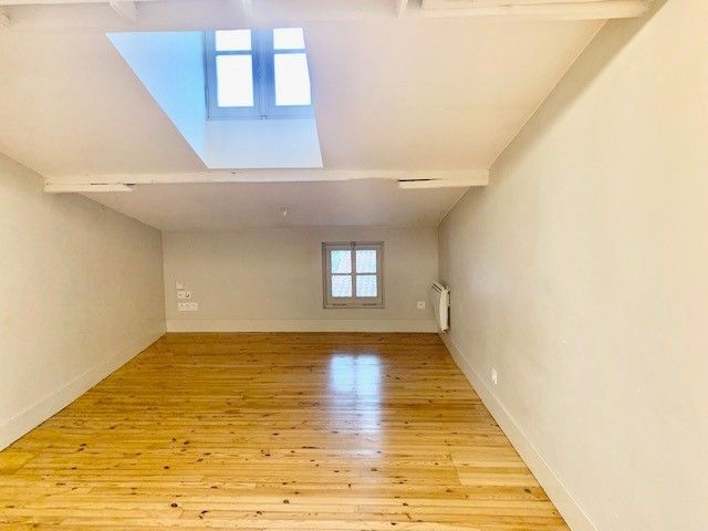 Location T2 duplex Esquirol 52.26m²