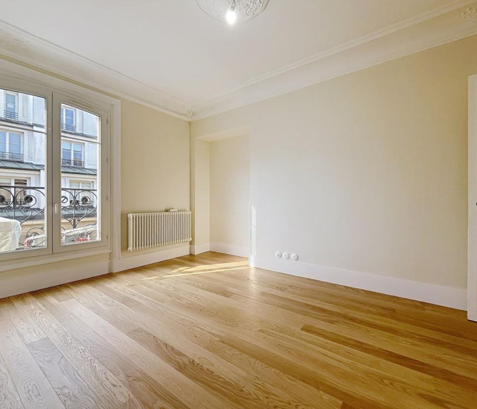 T5 non meublé, rue Paul Baudry - Paris (8)