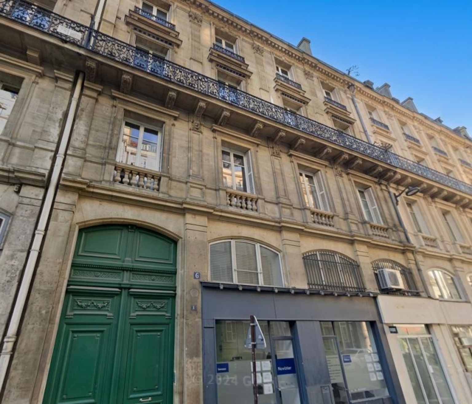 Local à louer - 89 m² - Paris 9