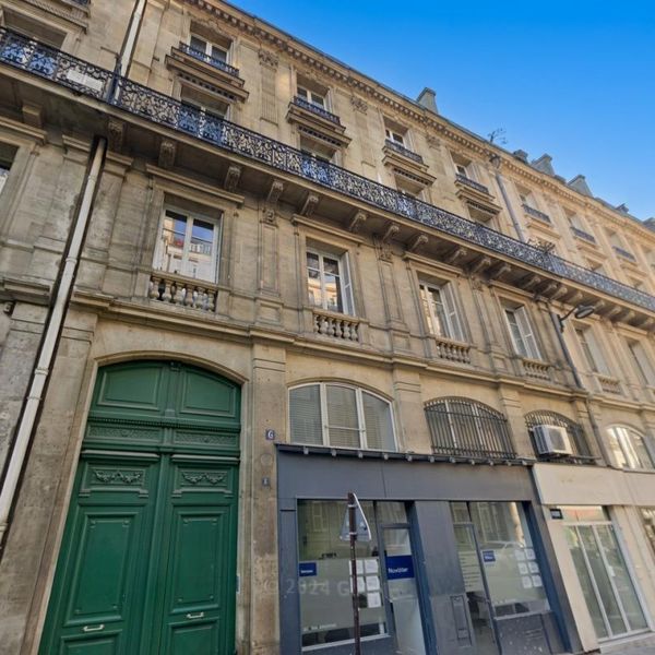 Local à louer - 89 m² - Paris 9