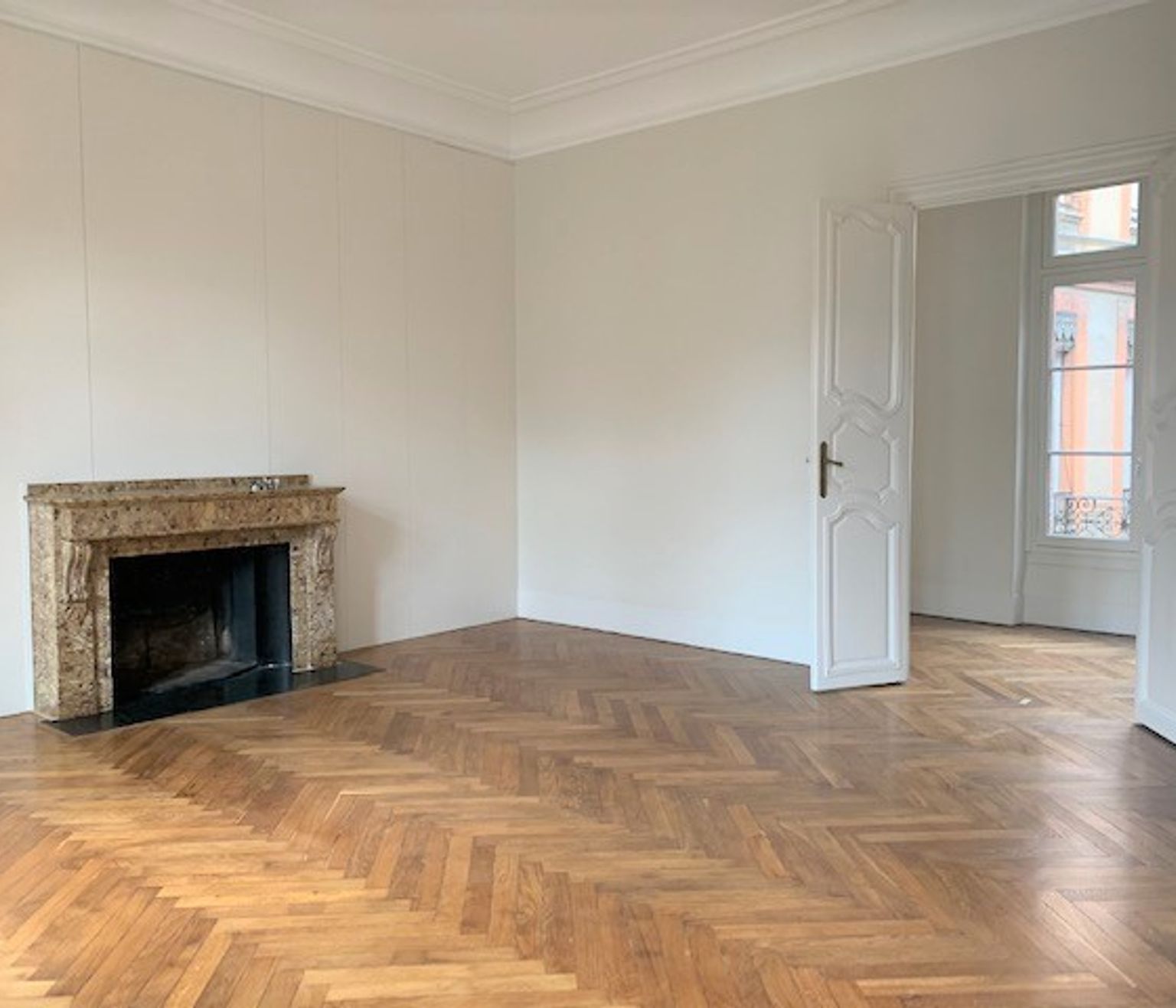 Location T6 de 214 m² rue Croix Baragnon avec cave et parking