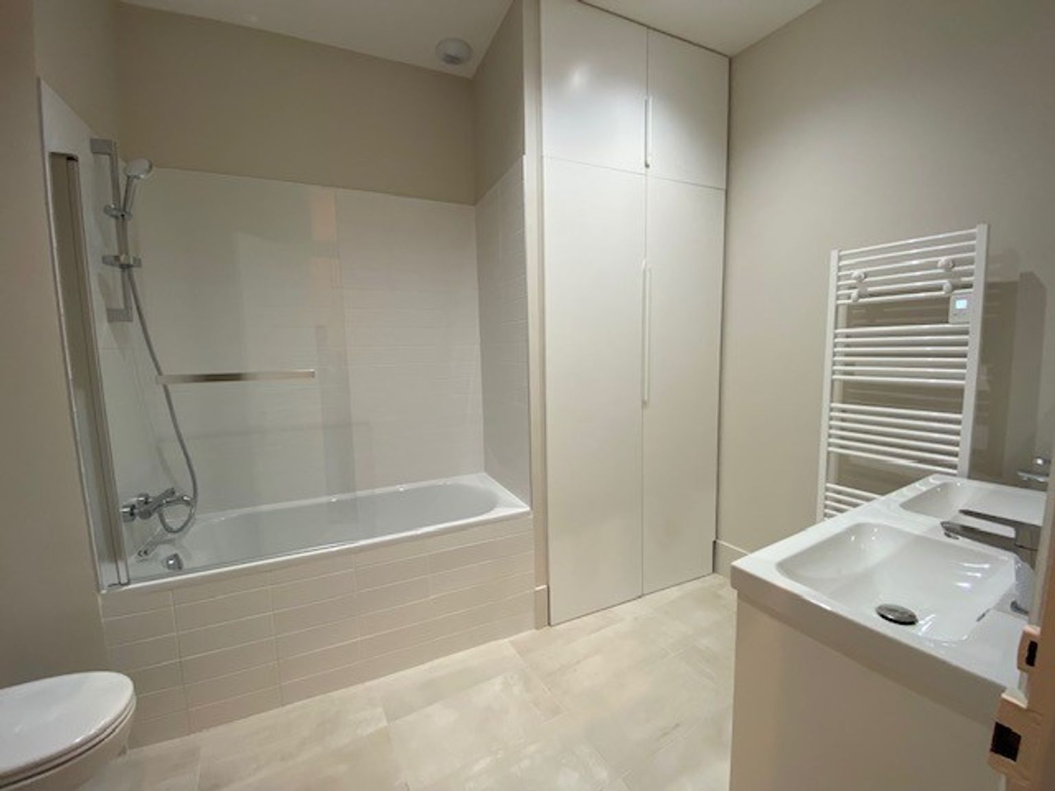 Location Magnifique T5 de 135 m²  rue Croix Baragnon