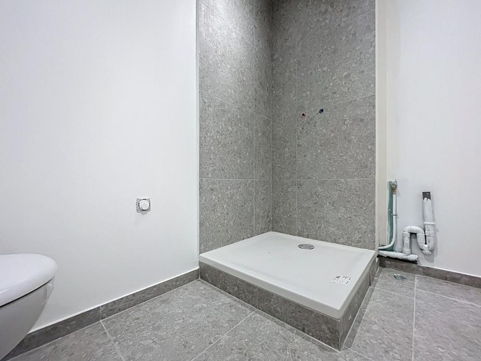 T3, non meublé, en fin de rénovation - Rue de l'Amiral Roussin - Paris (15)