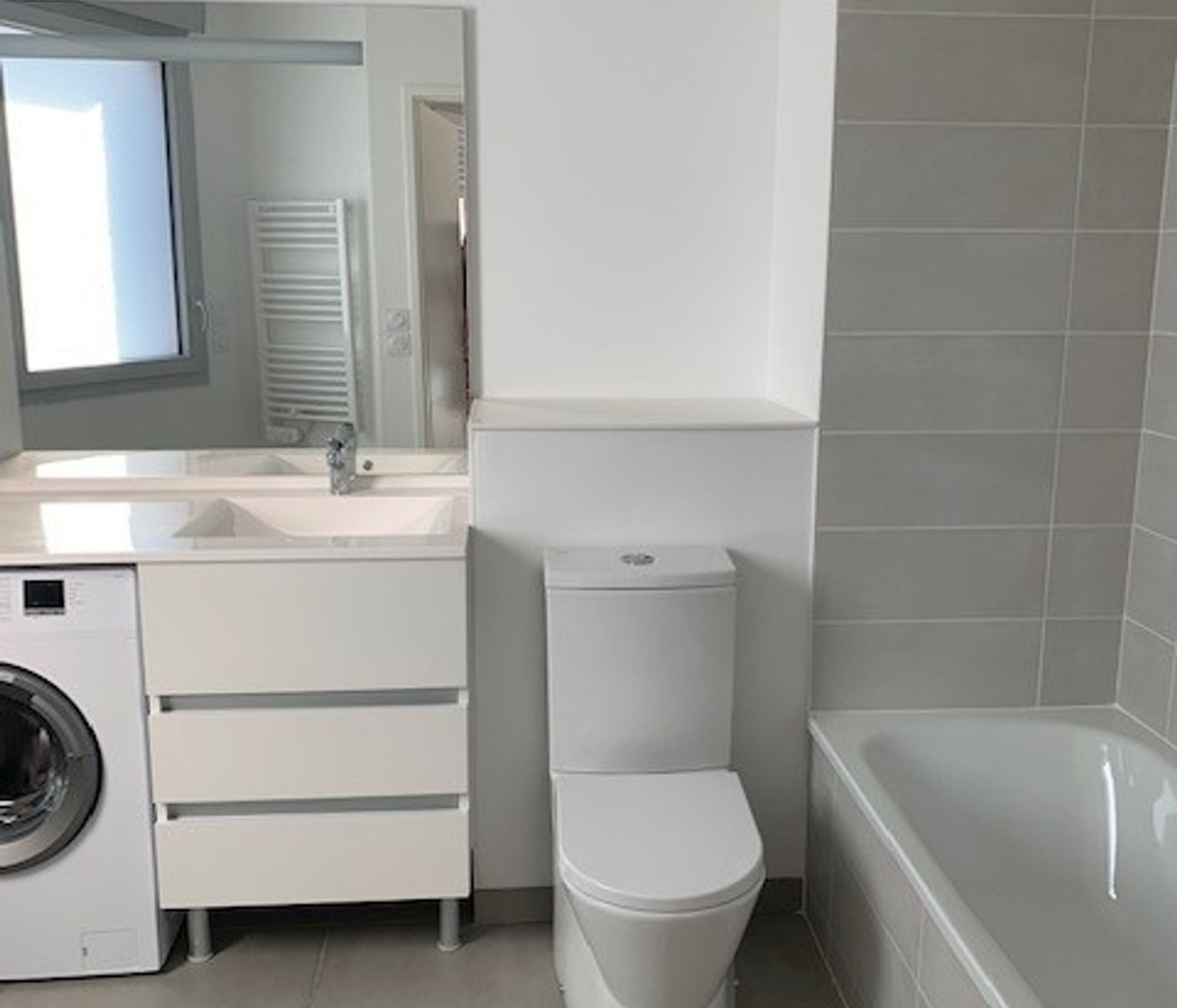 Location T1 avec terrasse Compans