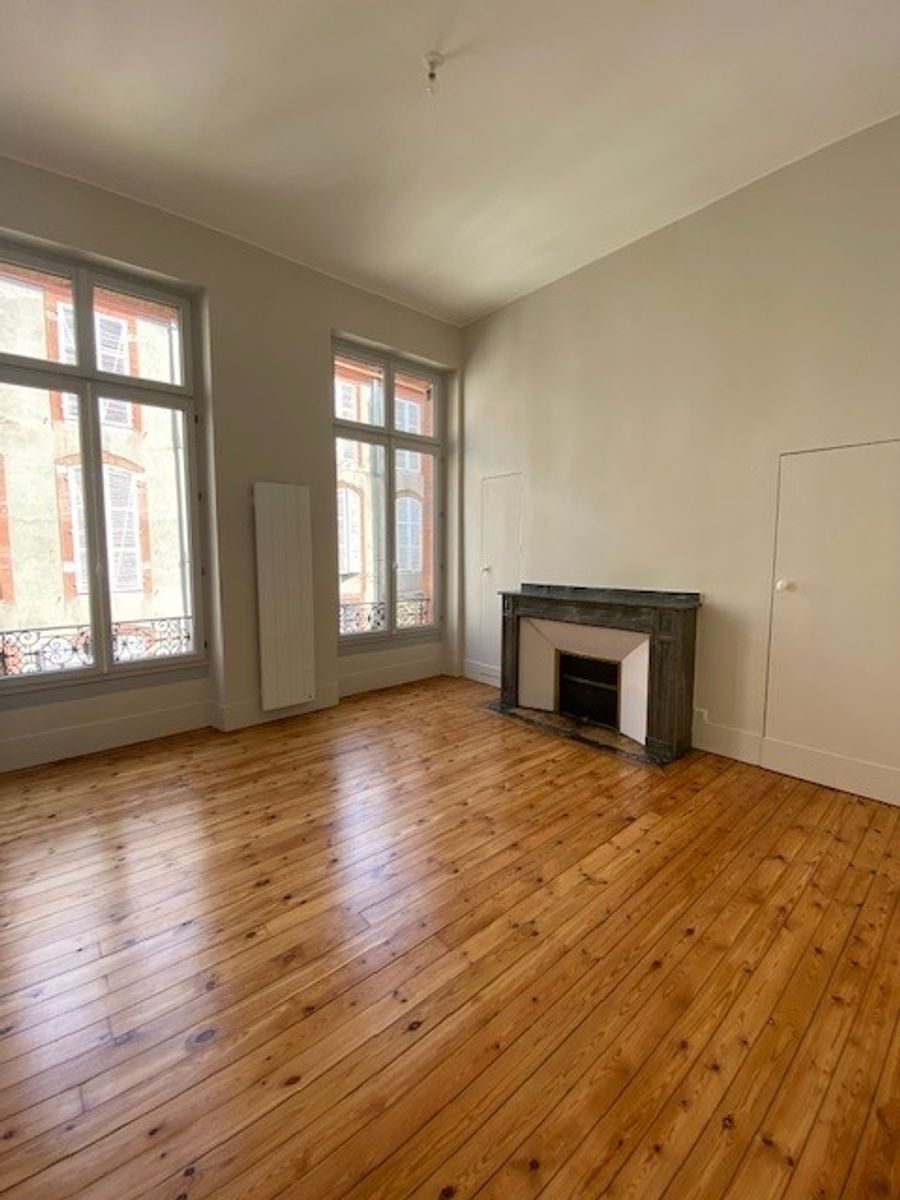 Location Magnifique T5 de 135 m²  rue Croix Baragnon