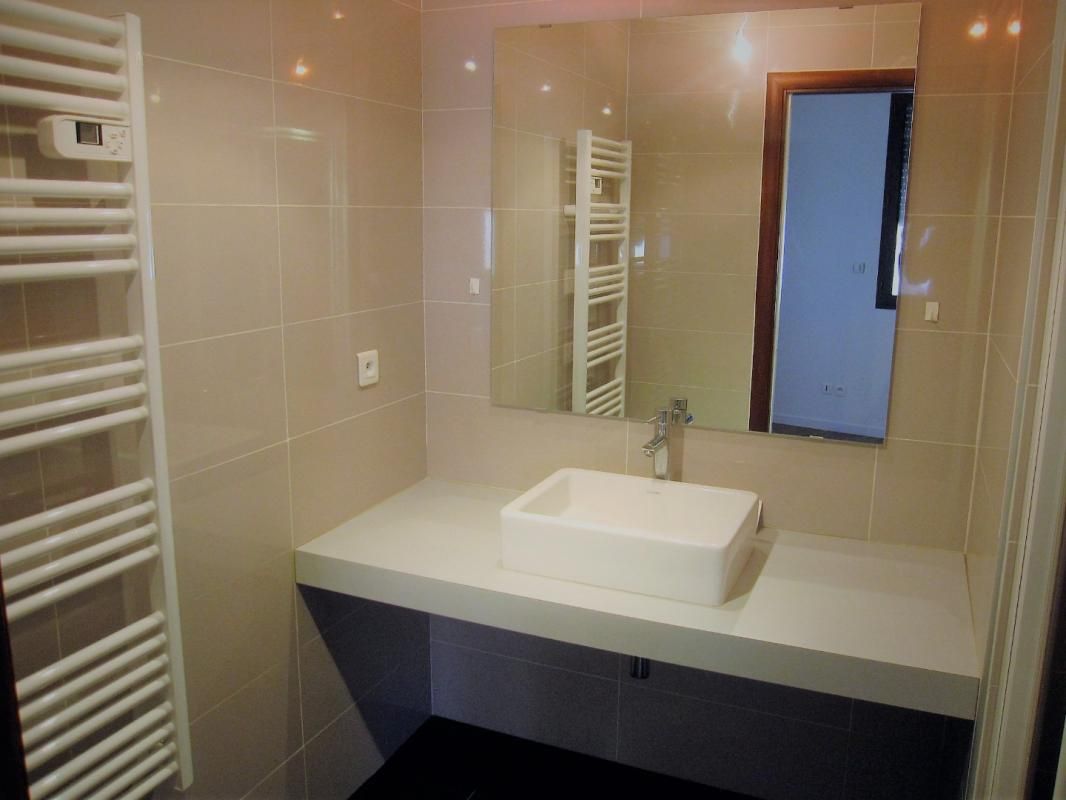 Location magnifique T2 place de la Daurade 42.21m²