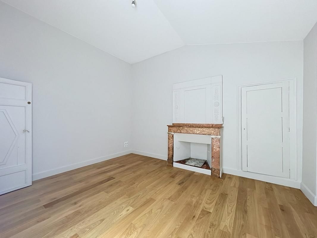 Location Magnifique T5 de 138 m² en duplex Quartier St Georges