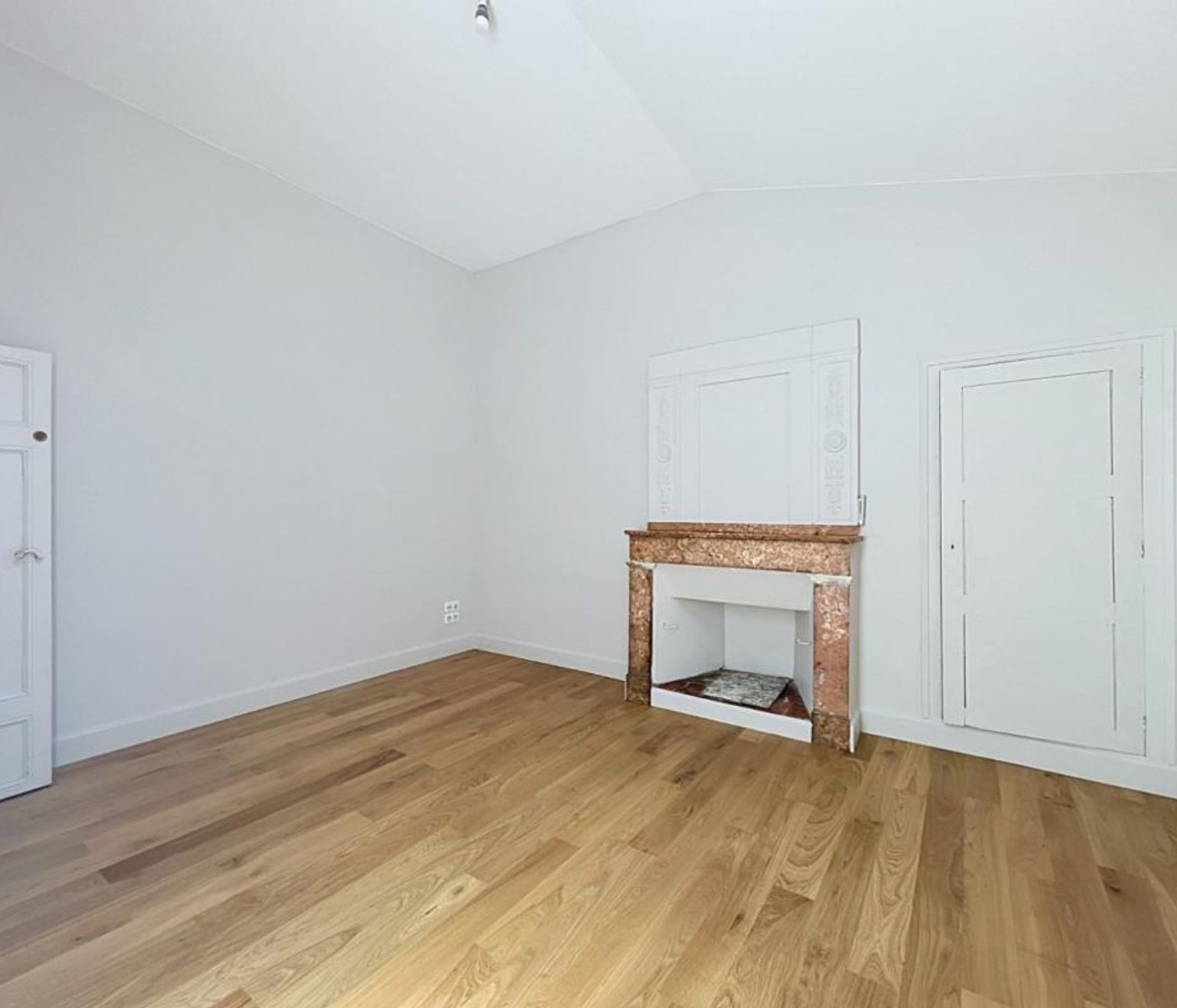 Location Magnifique T5 de 138 m² en duplex Quartier St Georges