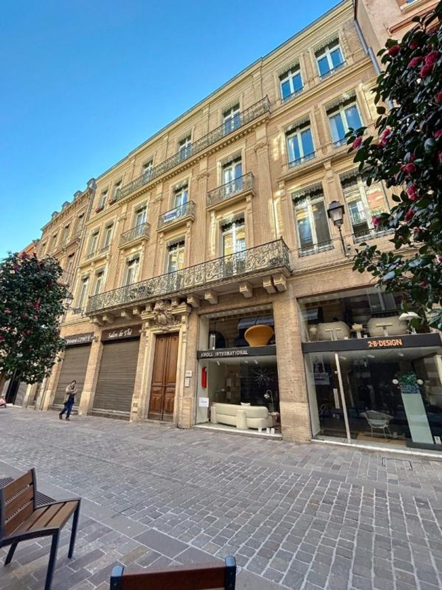 Location Magnifique T5 de 135 m²  rue Croix Baragnon