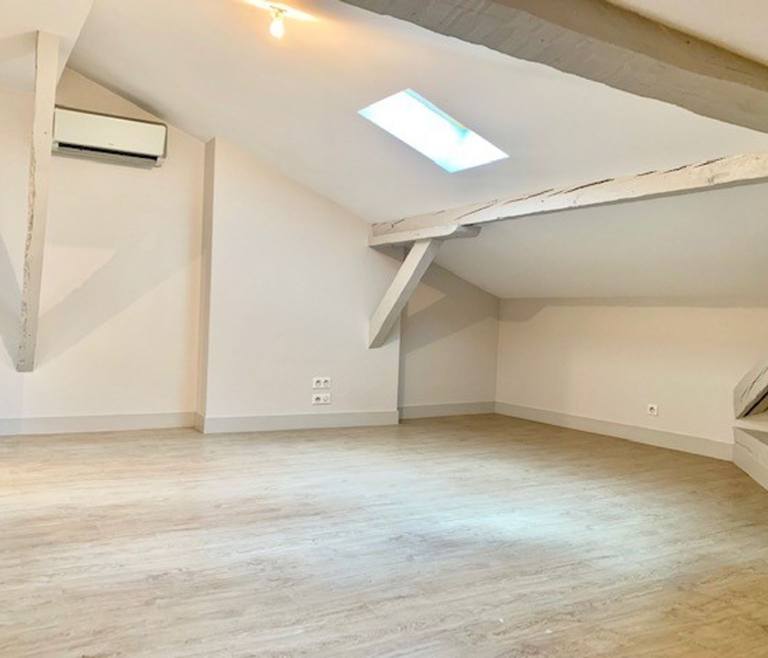 Location T4 de 71.21 m² Victor Hugo avec Climatisation ( colocations acceptées )