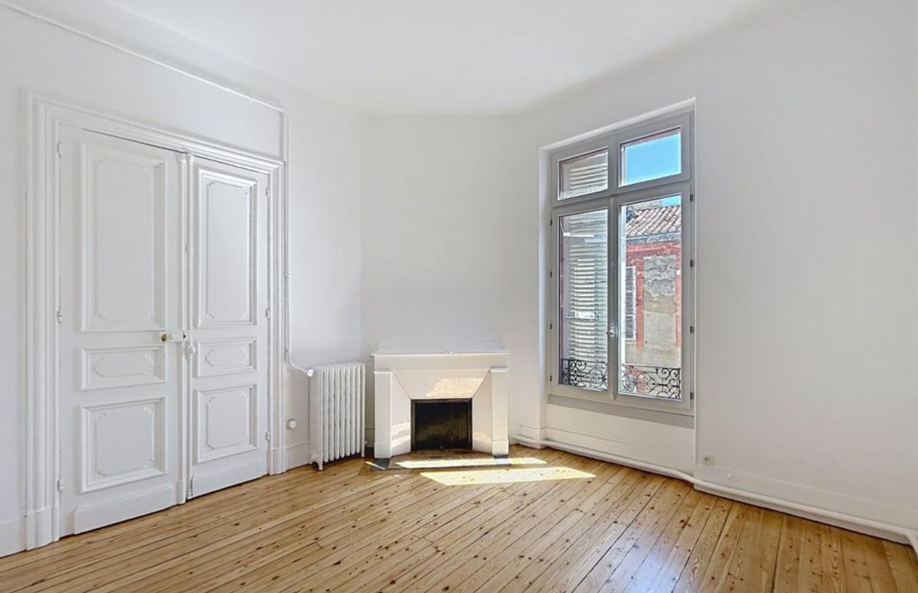 Location Magnifique T5 de 135 m² rue Croix Baragnon