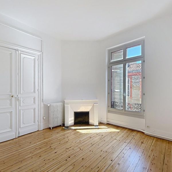 Location Magnifique T5 de 135 m² rue Croix Baragnon