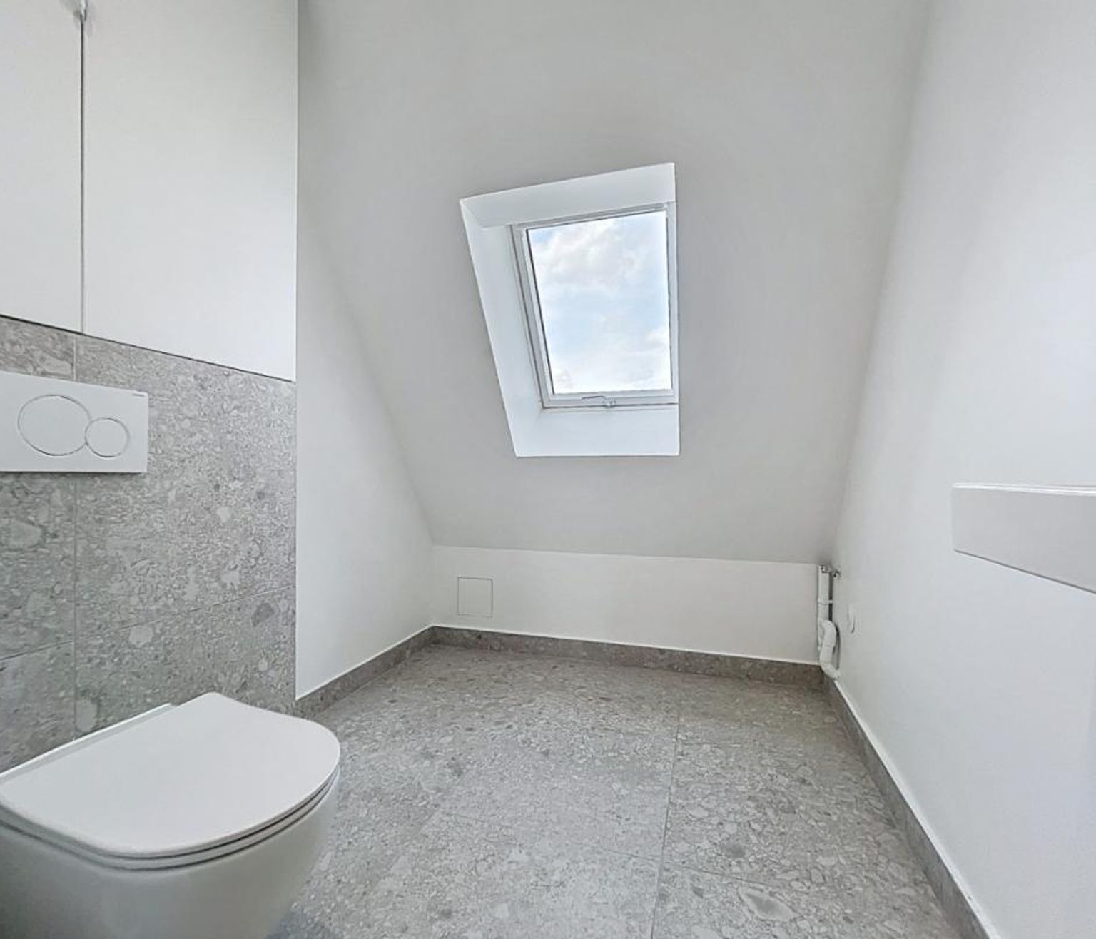 T5 de 156.93 non meublé, rue de Liège - Paris (8)