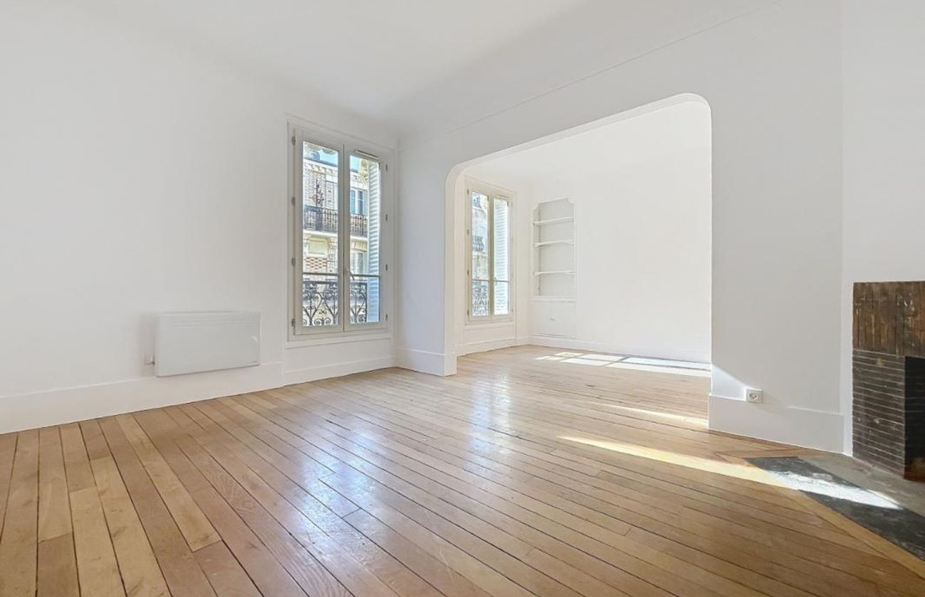 T2 bis, loué vide - rue Saint Charles - Paris (15)