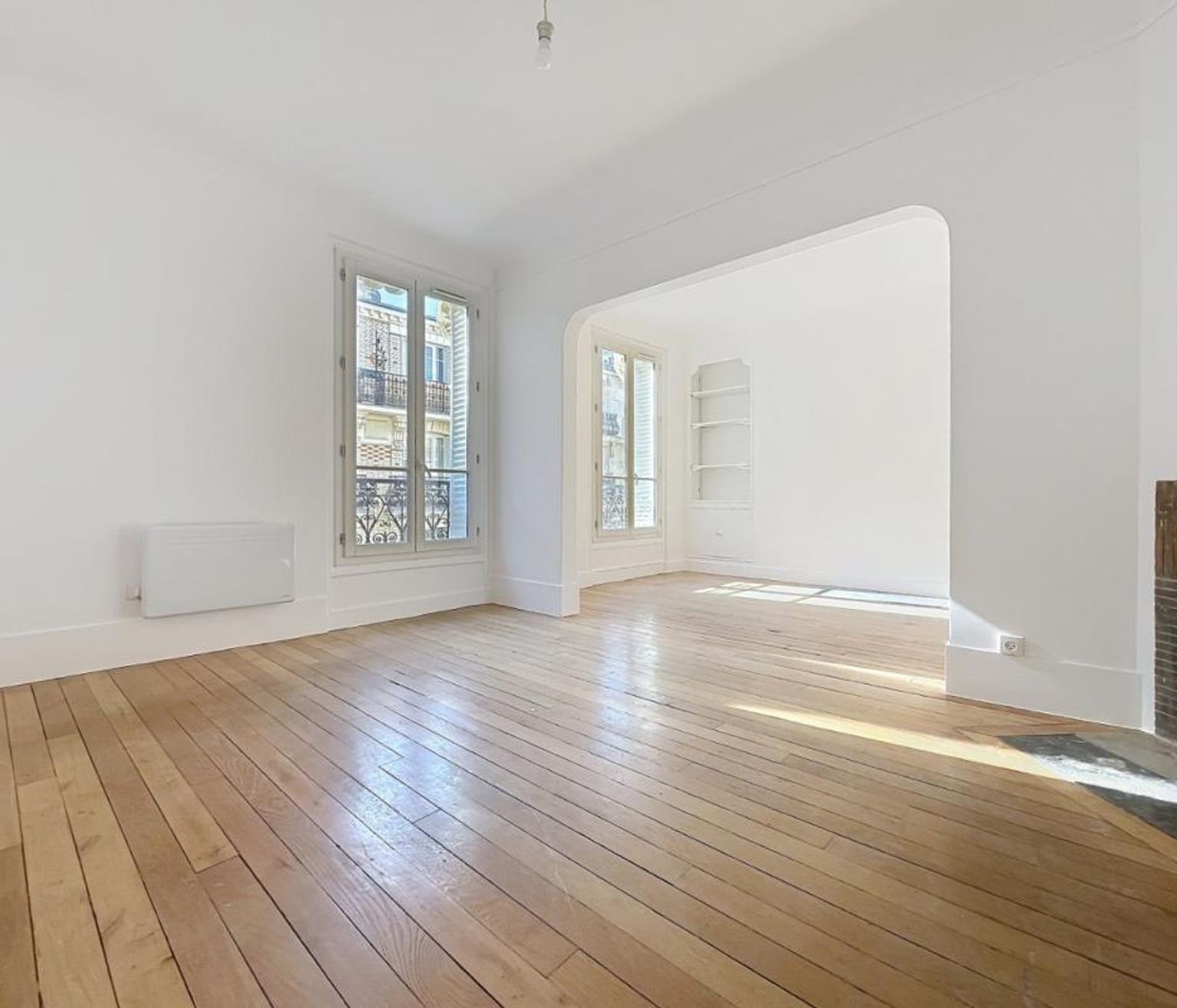 T2 bis, loué vide - rue Saint Charles - Paris (15)