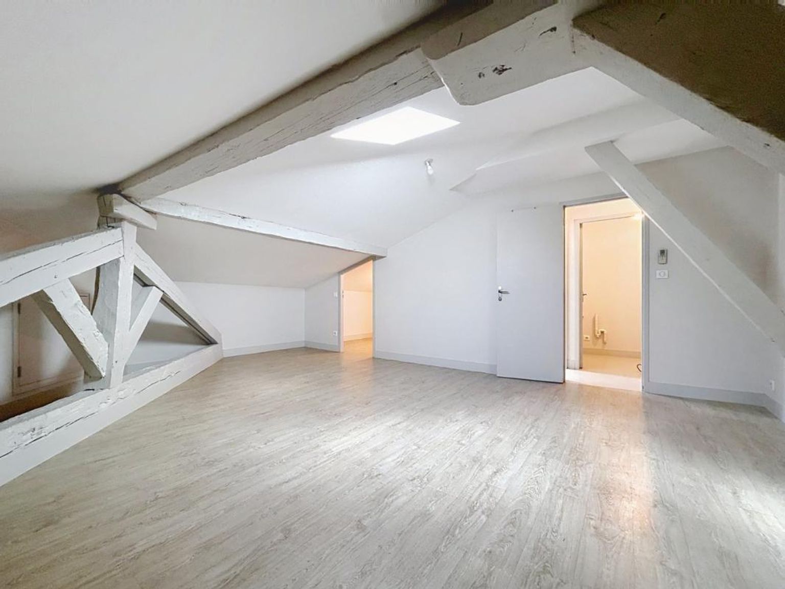 Location T4 de 71.21 m² Victor Hugo avec Climatisation ( colocations acceptées )