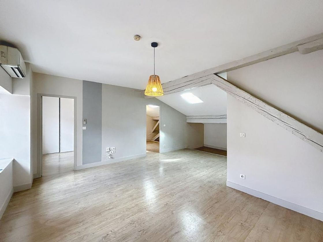 Location T4 de 71.21 m² Victor Hugo avec Climatisation ( colocations acceptées )