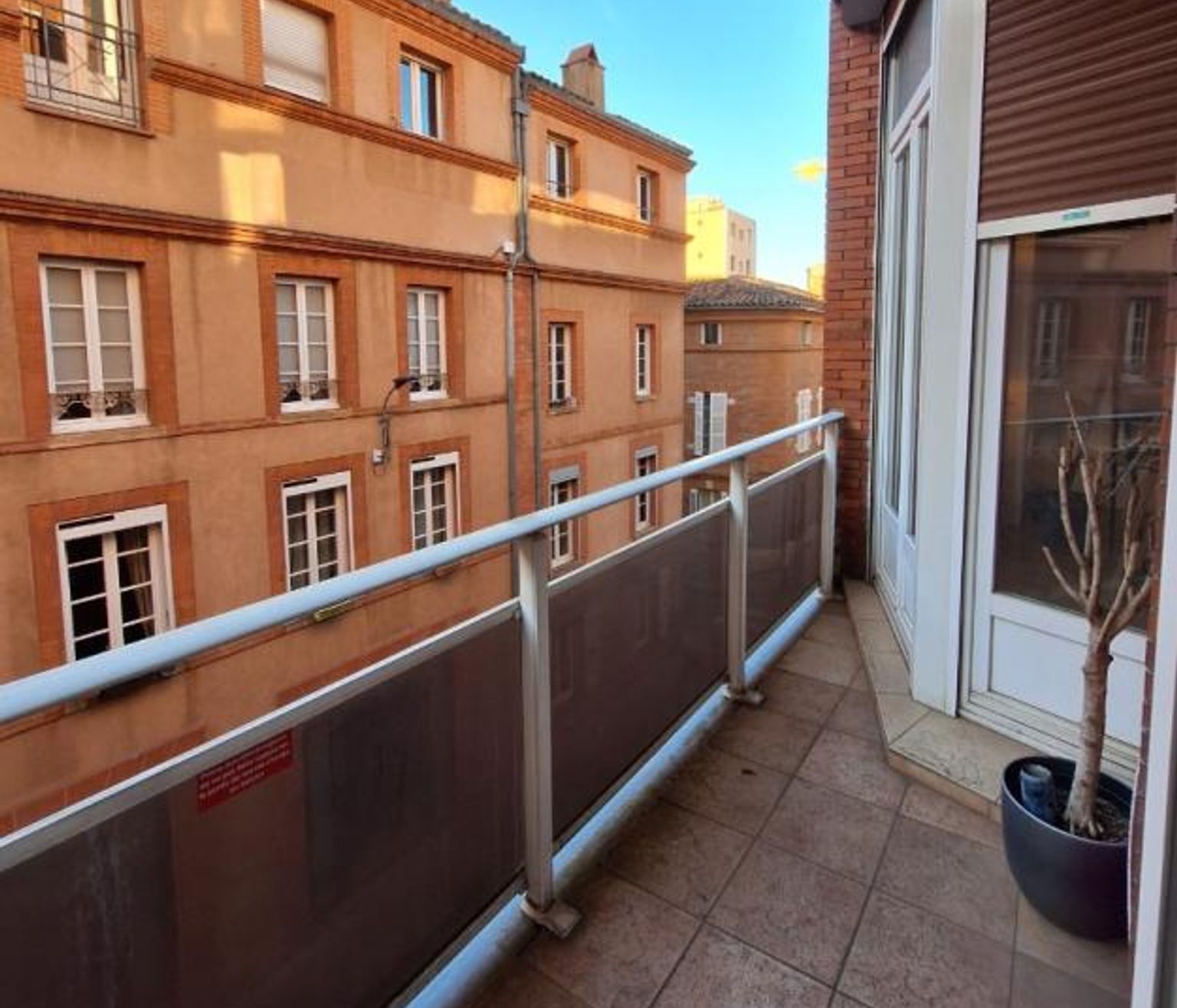 Location T4 de 119 m² Grand rond avec climatisation, ascesneur et balcon