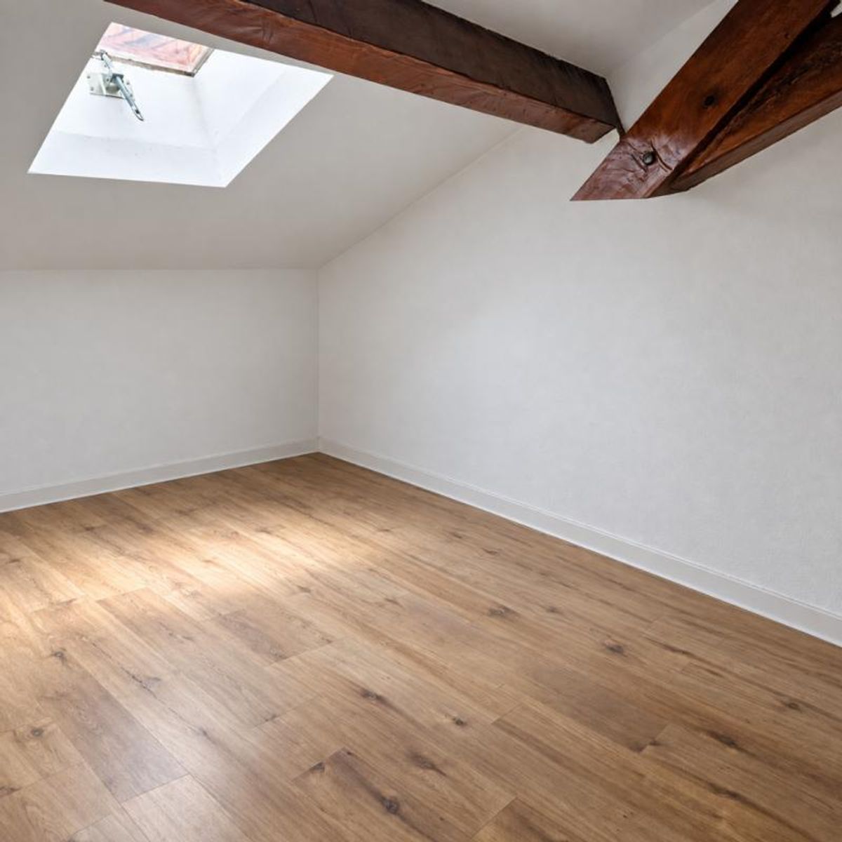 BUREAUX A LOUER - 47 m² - TOULOUSE COMPANS CAFFARELLI