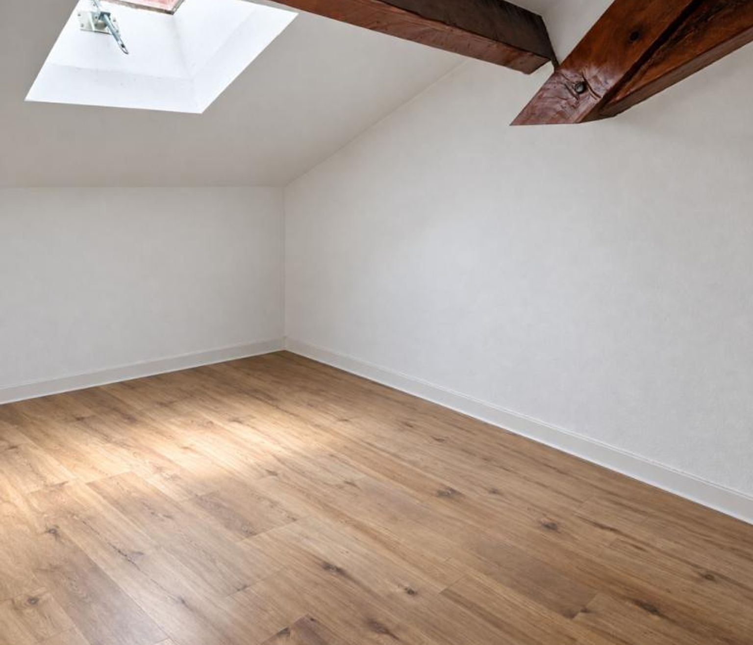 BUREAUX A LOUER - 47 m² - TOULOUSE COMPANS CAFFARELLI