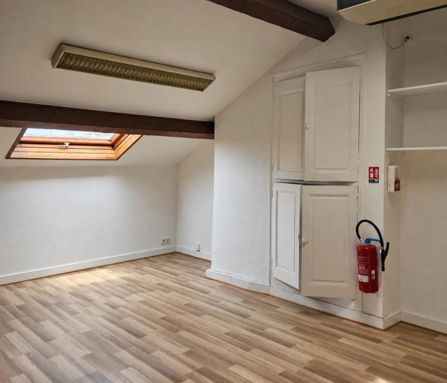 BUREAUX A LOUER - 47 m² - TOULOUSE COMPANS CAFFARELLI