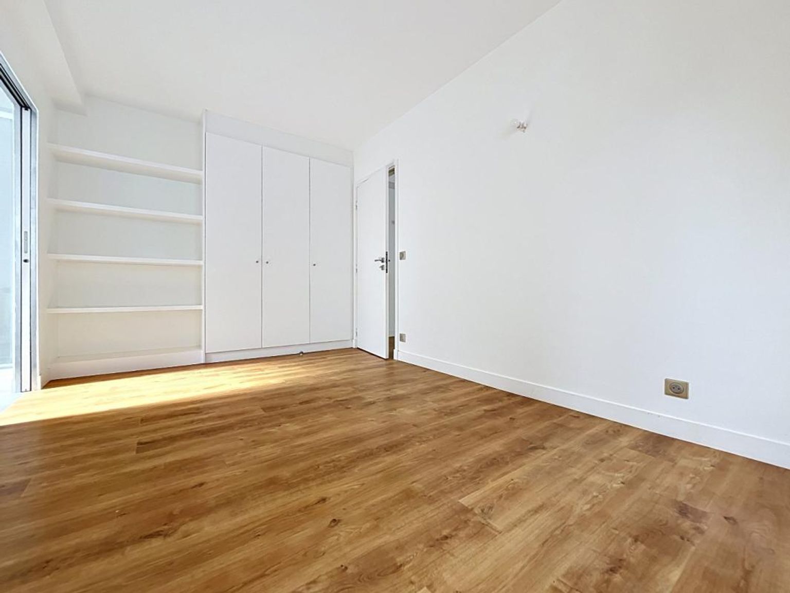 Appartement T2 BIS non meublé - Paris (8)