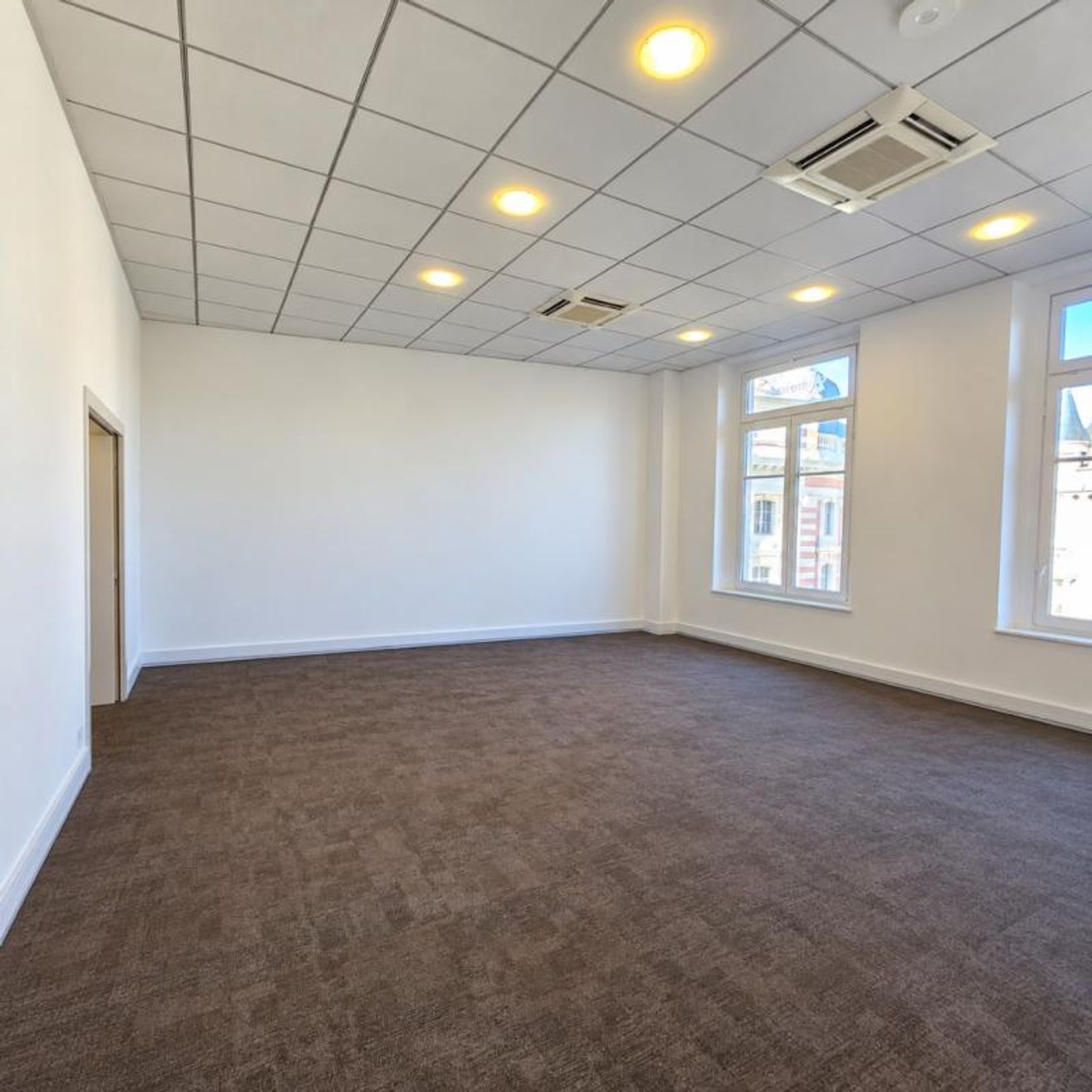 BUREAUX A LOUER - 264 m² - TOULOUSE CAPITOLE