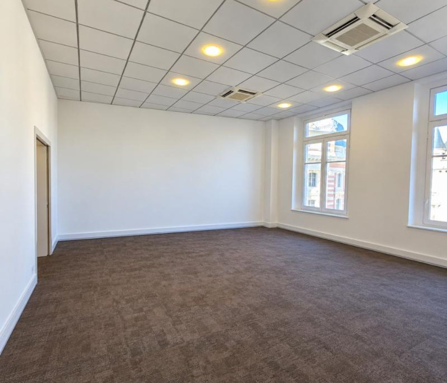 BUREAUX A LOUER - 264 m² - TOULOUSE CAPITOLE