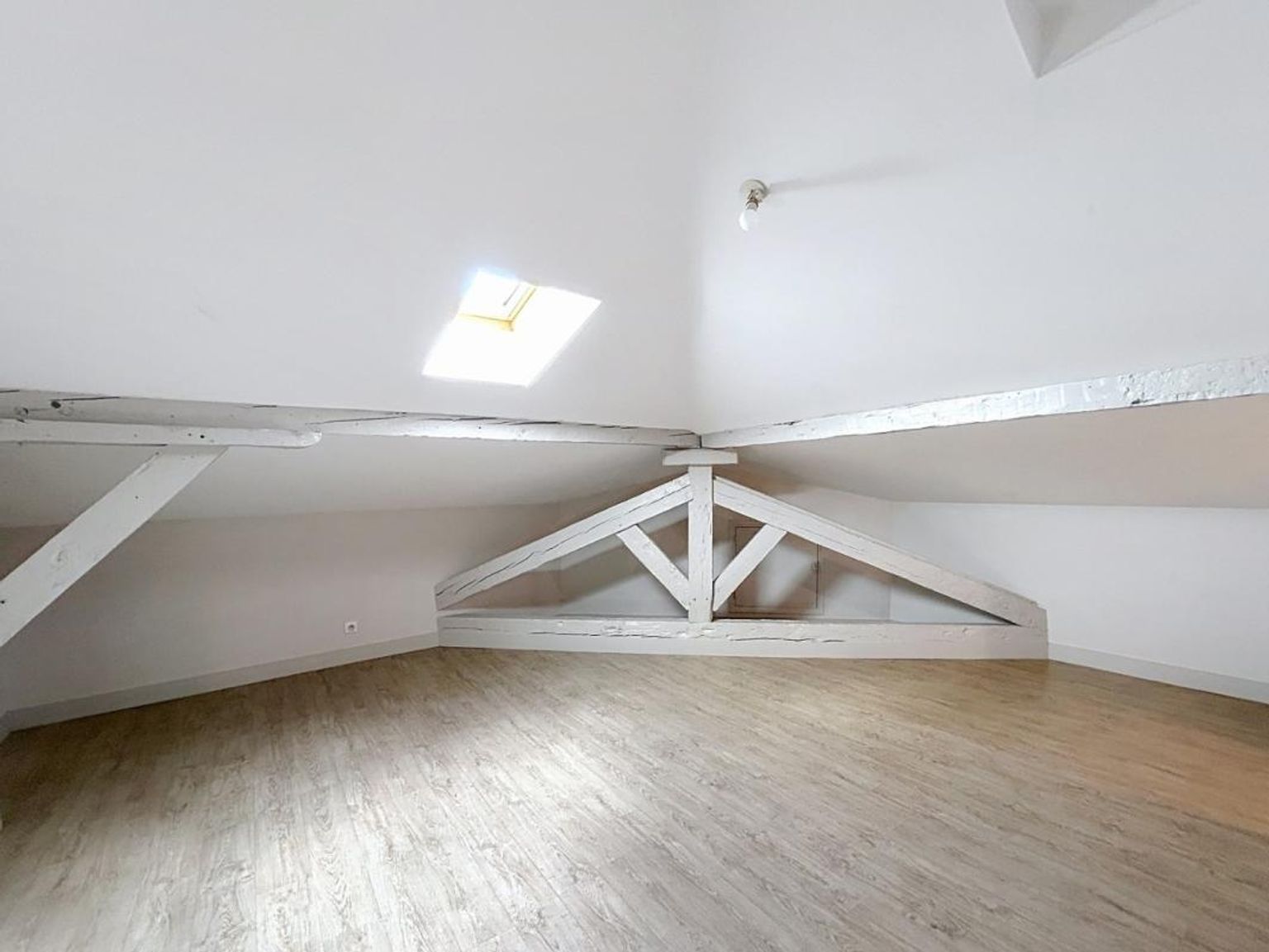 Location T4 de 71.21 m² Victor Hugo avec Climatisation ( colocations acceptées )