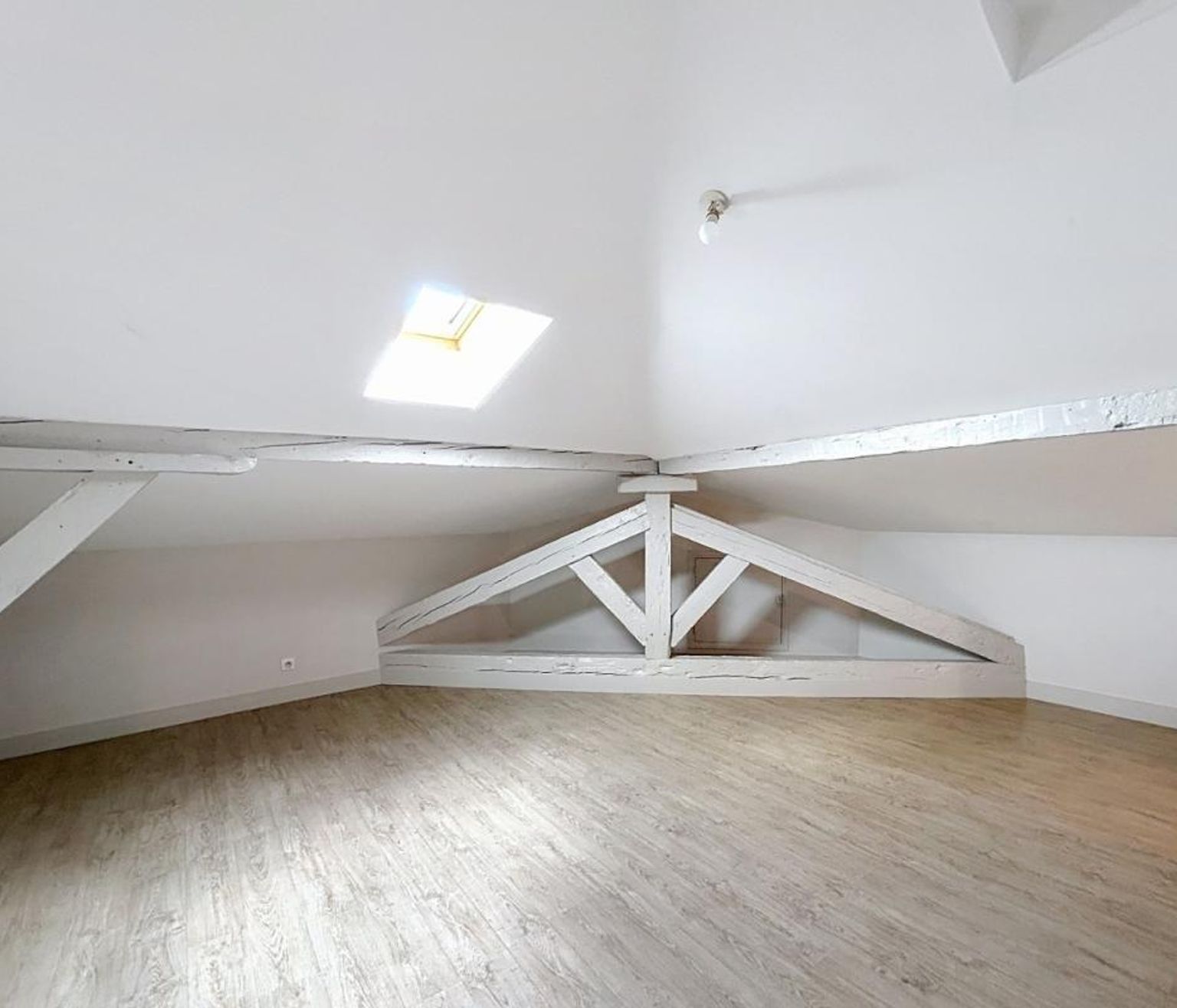 Location T4 de 71.21 m² Victor Hugo avec Climatisation ( colocations acceptées )