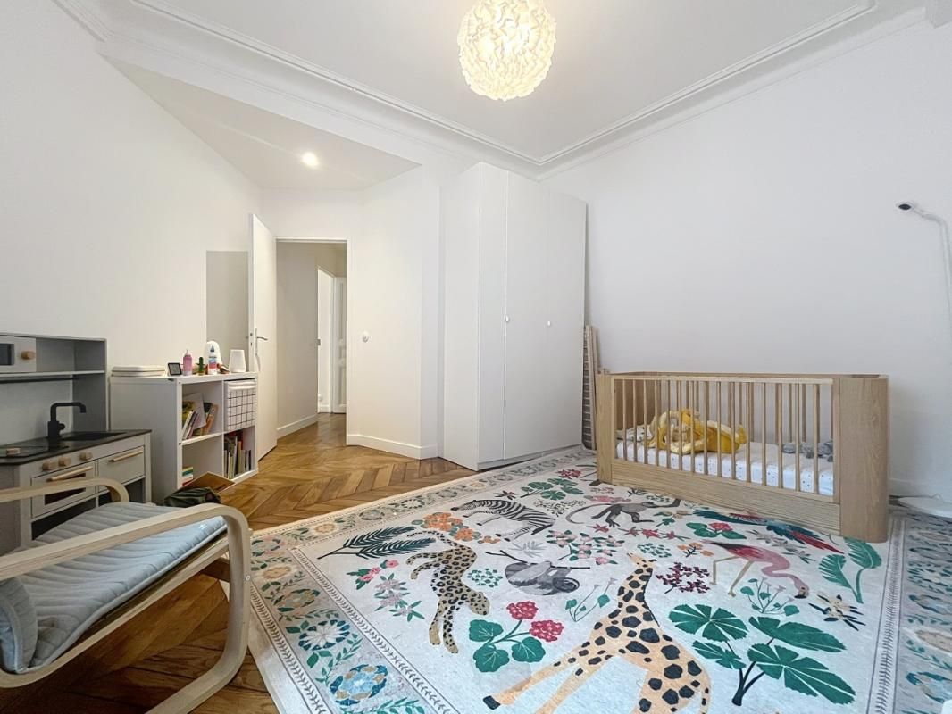 Appartement T5 non meublé - rue de Rennes - Paris (6)