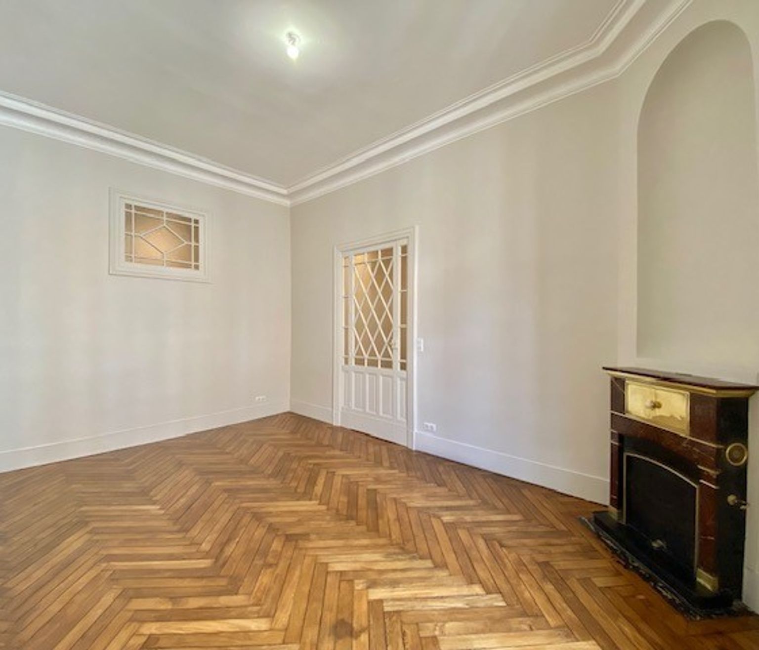 Location Magnifique T5 de 135 m² rue Croix Baragnon
