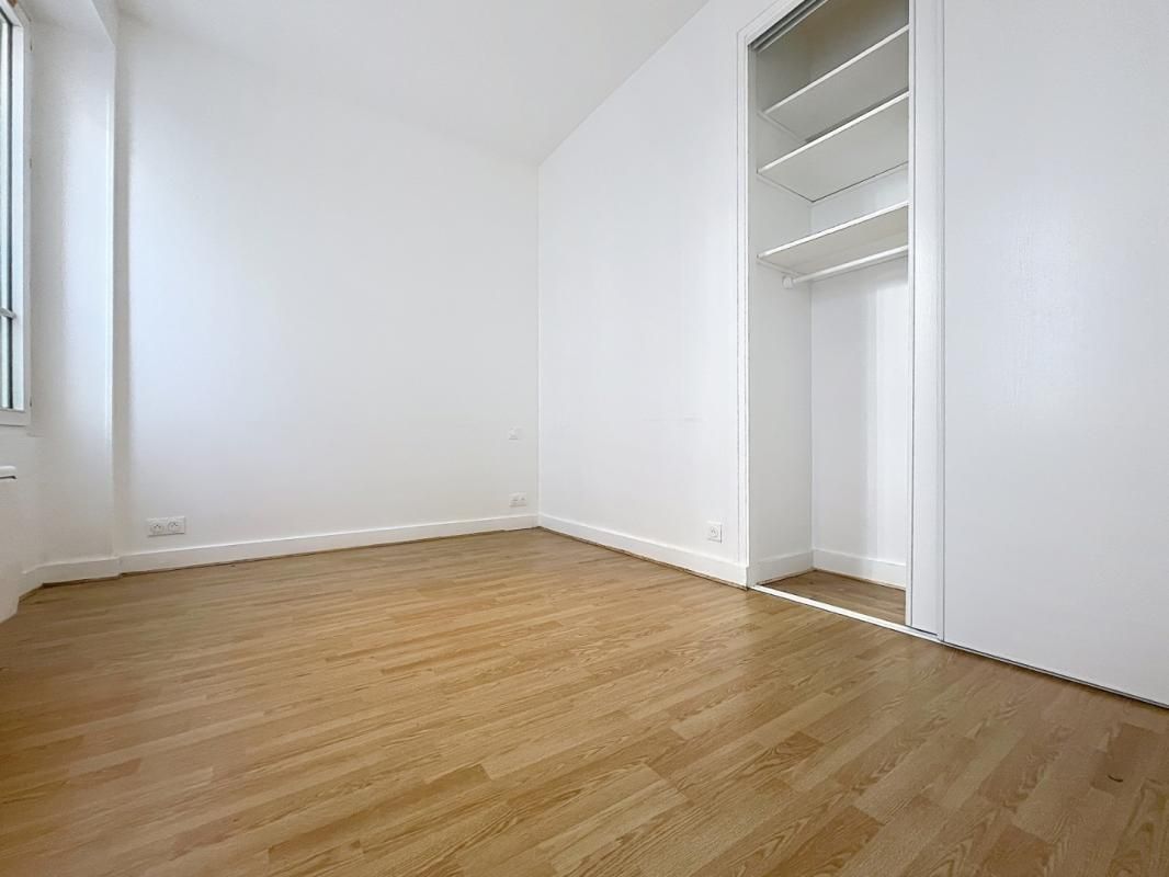 T2 non meublé, rue Blomet - PARIS (15)