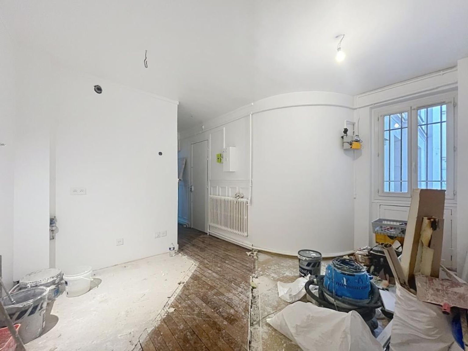 T3, non meublé, en fin de rénovation - Rue de l'Amiral Roussin - Paris (15)