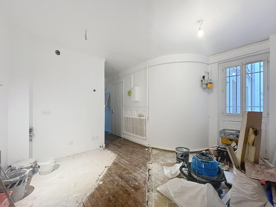 T3, non meublé, en fin de rénovation - Rue de l'Amiral Roussin - Paris (15)