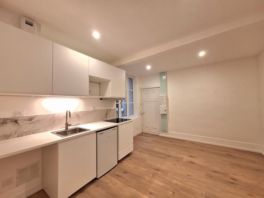 Location T2 Rue St Antoine du T quartier St Georges