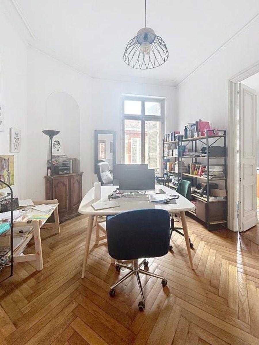 Location Magnifique T5 de 135 m²  rue Croix Baragnon