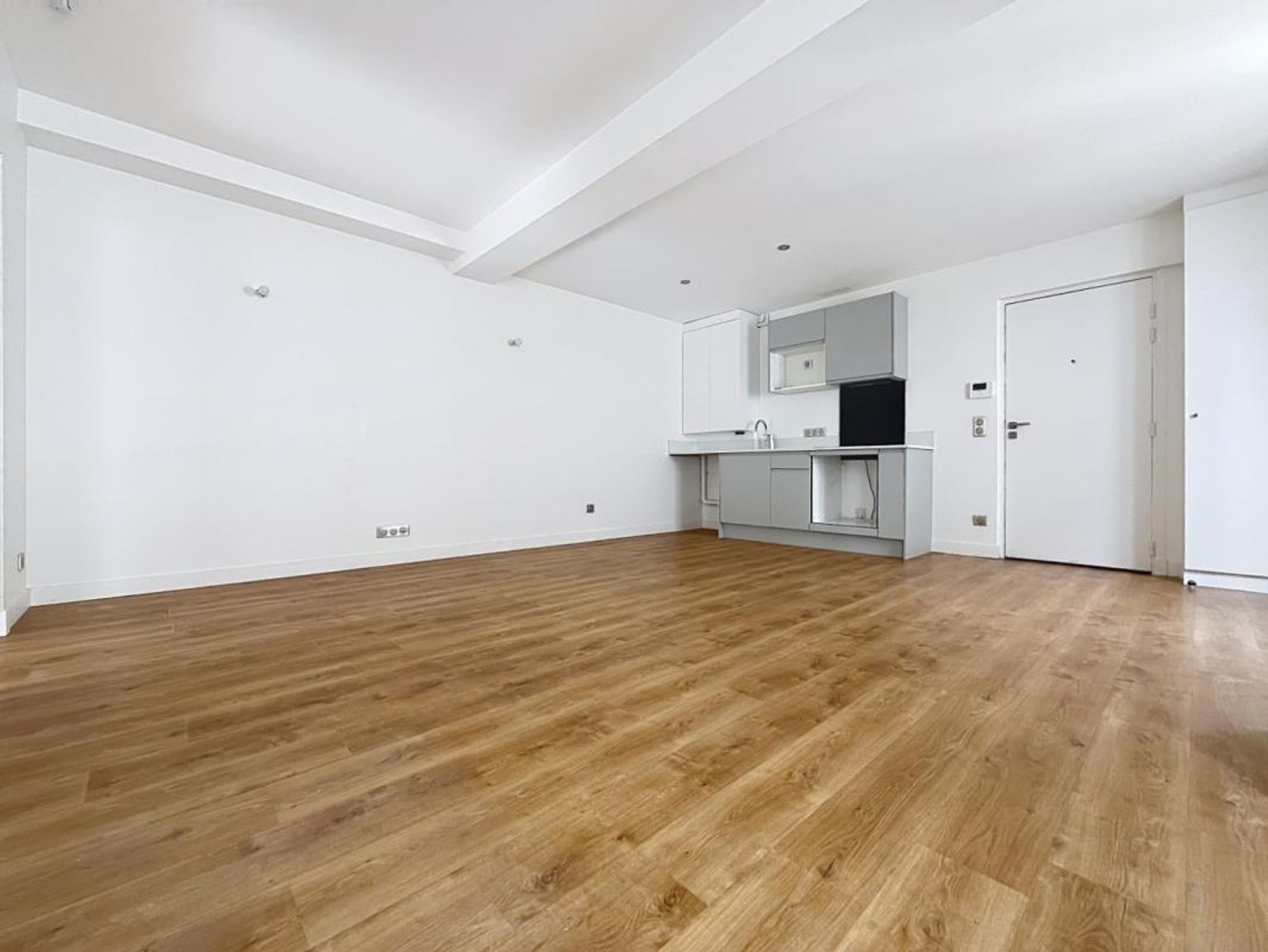 Appartement T2 BIS non meublé - Paris (8)