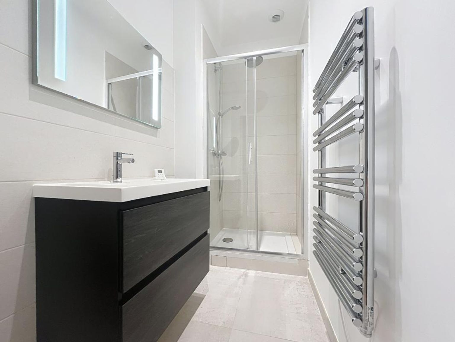 T4 à louer, 85m² non meublé, rue de Rome - PARIS (8)