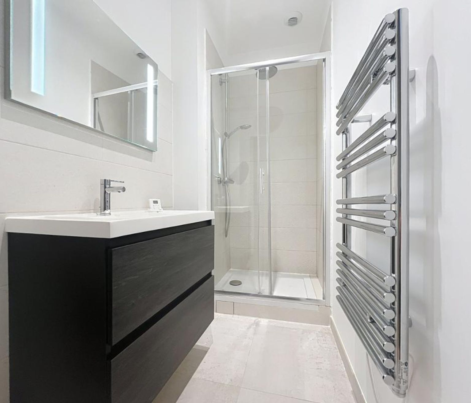 T4 à louer, 85m² non meublé, rue de Rome - PARIS (8)