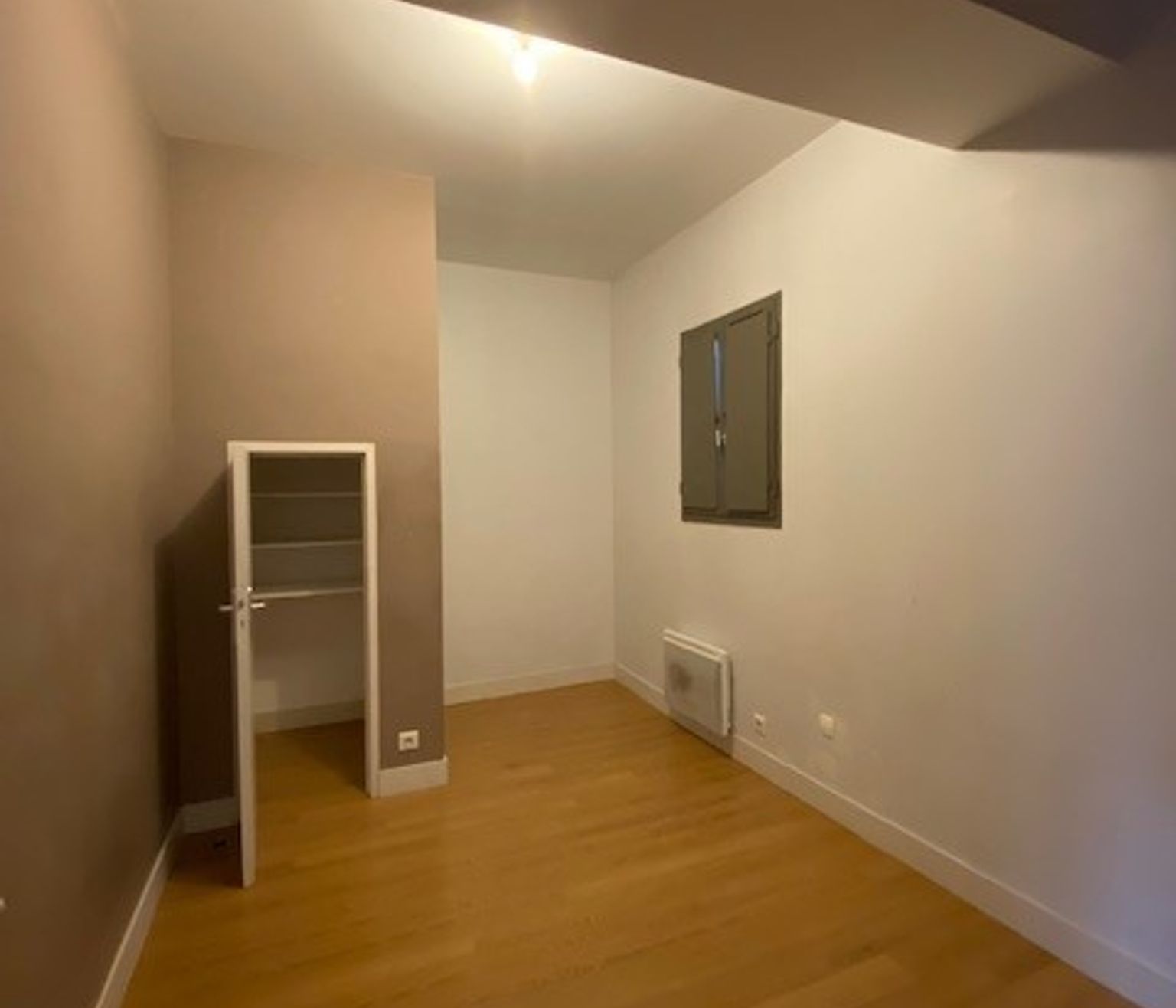 Location T4 duplex Capitole 79.42 m² ( colocations acceptées )